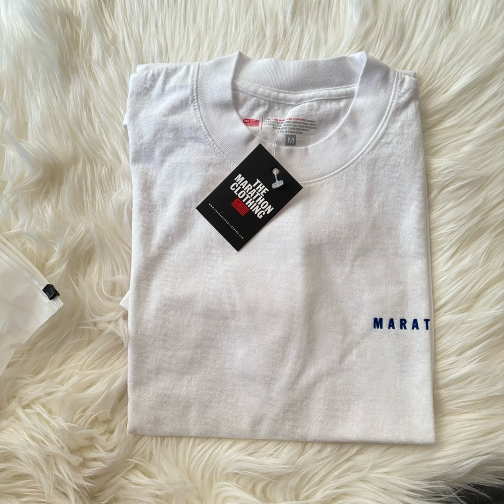 The Marathon Clothing TMC MARATHON SIGNATURE T-SHIRT - WHITE/NAVY
